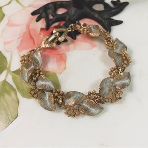 VINTAGE LEAF AND BERRY CLUSTER BRACELET IN GOLD TONE